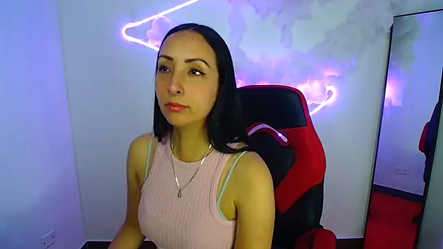 Snapshot of yaralyminjo2 chatting on January 20, 1:53 pm yaralyminjo2 online show from January 20, 1:53 pm