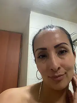 Snapshot of yaralyminjo2 chatting on January 21, 12:25 am yaralyminjo2 online show from January 21, 12:25 am