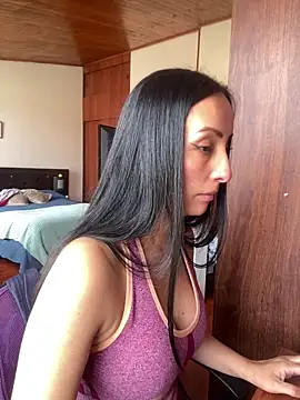 Snapshot of yaralyminjo2 chatting on March 19, 2:13 pm yaralyminjo2 online show from March 19, 2:13 pm