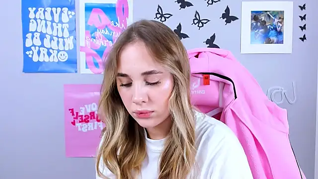 MiaMilas online show from December 30, 12:42 pm