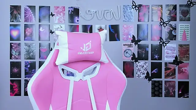 MiaMilas online show from February 12, 4:54 am