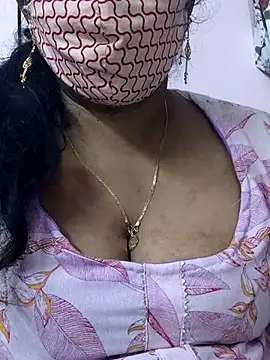 Snapshot of mallu-sumi chatting on July 7, 6:23 pm mallu-sumi online show from July 7, 6:23 pm