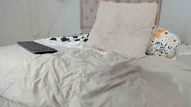 Snapshot of kristakinnky chatting on January 30, 7:48 pm kristakinnky online show from January 30, 7:48 pm