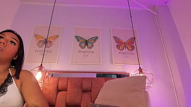 kristakinnky online show from April 9, 11:59 am