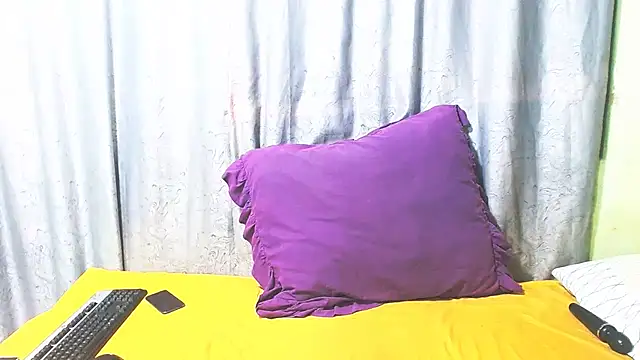 Snapshot of NaughtyNicoleXX2 chatting on July 16, 6:47 pm NaughtyNicoleXX2 online show from July 16, 6:47 pm