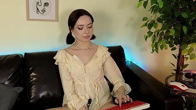 Lazzy Lizzy online show from December 15, 5:53 pm