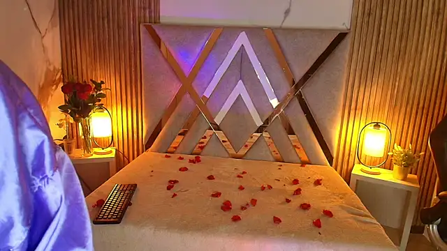 Emily Trujillo online show from April 15, 7:32 pm