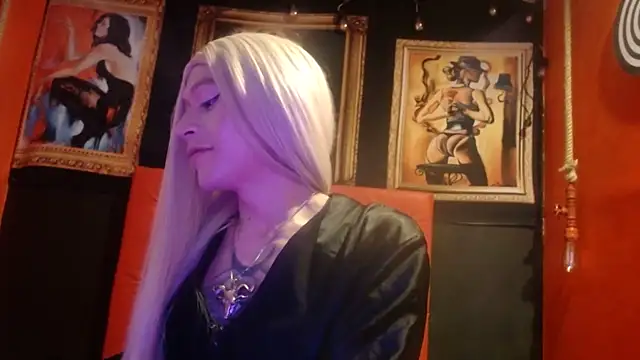 MEGANNIXX online show from October 12, 4:11 am