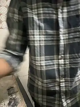 Snapshot of Privateseducer chatting on November 16, 10:32 am Privateseducer online show from November 16, 10:32 am