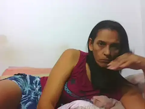 Snapshot of latinbrunettet chatting on January 7, 1:14 pm latinbrunettet online show from January 7, 1:14 pm