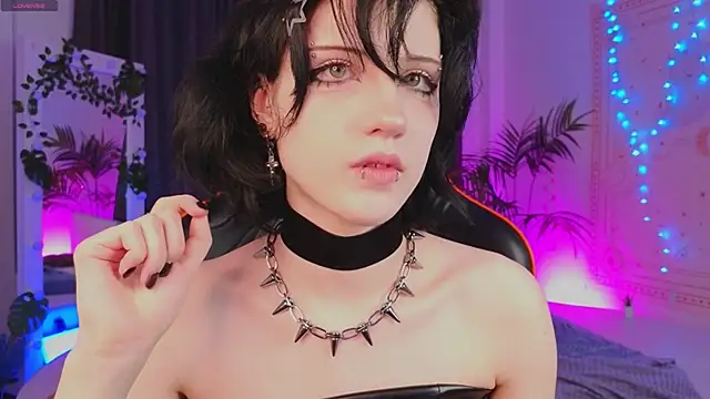 dark vamp  online show from January 31, 9:16 pm