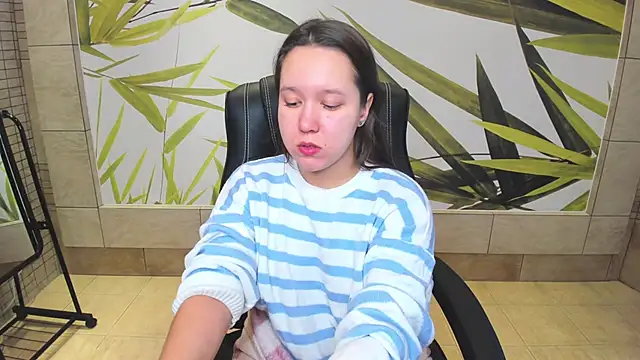 Mira Karter online show from December 8, 4:35 am