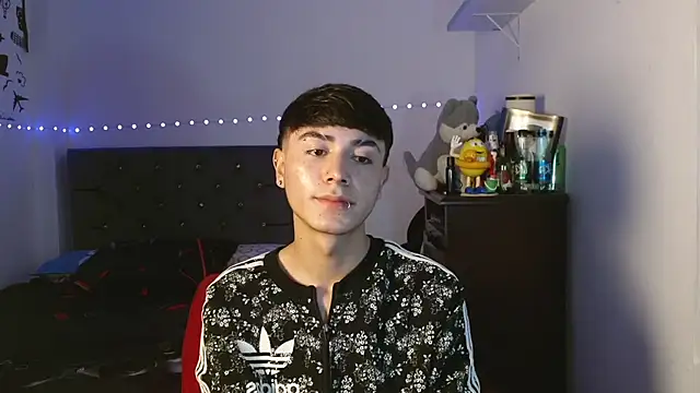 Snapshot of Im_juanda chatting on December 23, 8:57 pm Im juanda online show from December 23, 8:57 pm