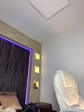 Snapshot of dolcebella chatting on September 11, 1:22 pm dolcebella online show from September 11, 1:22 pm