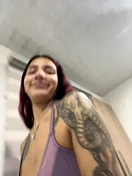 Snapshot of dolcebella chatting on November 8, 11:47 pm dolcebella online show from November 8, 11:47 pm