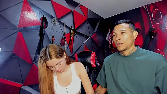 Hana and Zeta online show from December 15, 12:20 pm