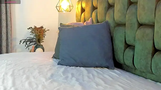 angelswets online show from October 25, 2:46 pm