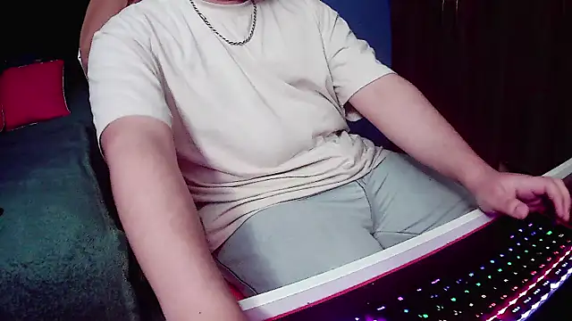 Snapshot of pisceslost chatting on September 22, 12:45 am pisceslost online show from September 22, 12:45 am