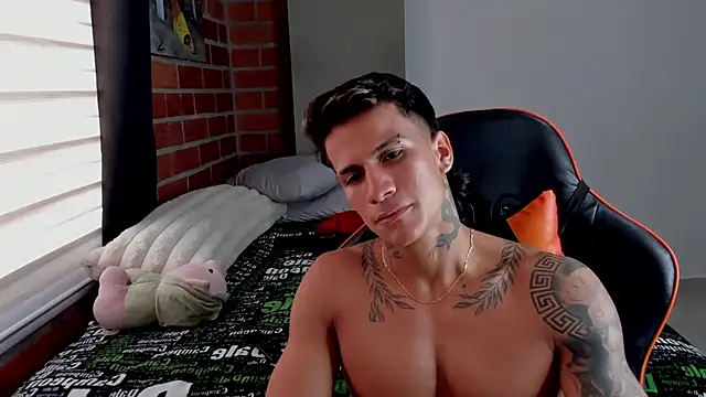 pettergrey1 online show from November 5, 9:26 pm