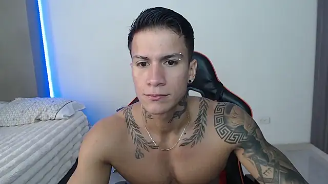 pettergrey1 online show from March 22, 1:58 pm