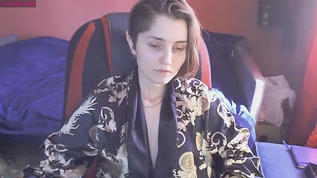 womanstrong78 online show from March 12, 8:30 am