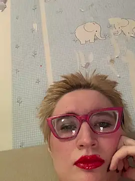 Charlotteeroseee online show from February 9, 1:35 pm