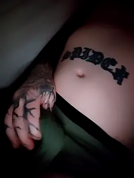 Snapshot of B1GBoyUk chatting on December 2, 1:44 am B1GBoyUk online show from December 2, 1:44 am