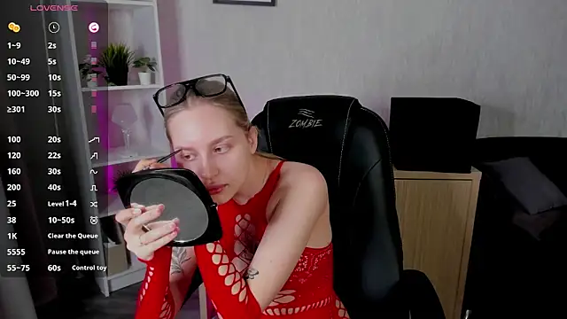 Carol  Cox online show from February 5, 10:22 pm