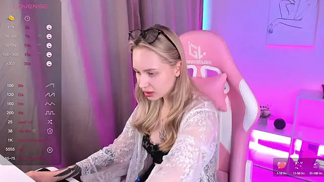 Carol  Cox online show from February 24, 3:12 am