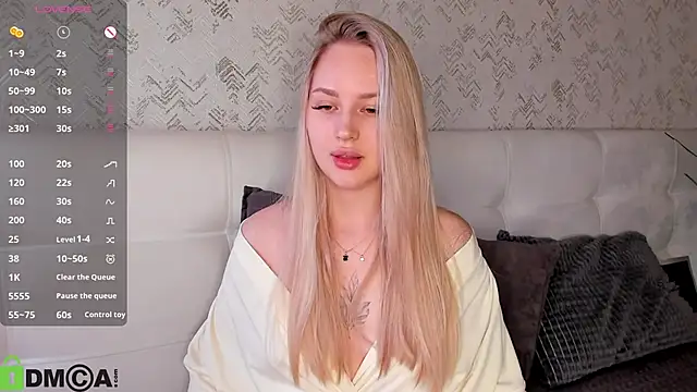 Carol  Cox online show from October 3, 11:13 pm