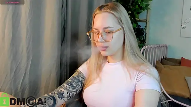 Carol  Cox online show from December 1, 10:48 pm