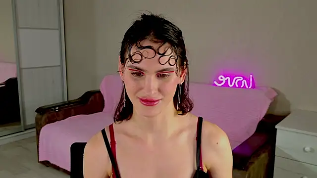 Snapshot of FridaCure chatting on February 22, 9:26 pm FridaCure online show from February 22, 9:26 pm