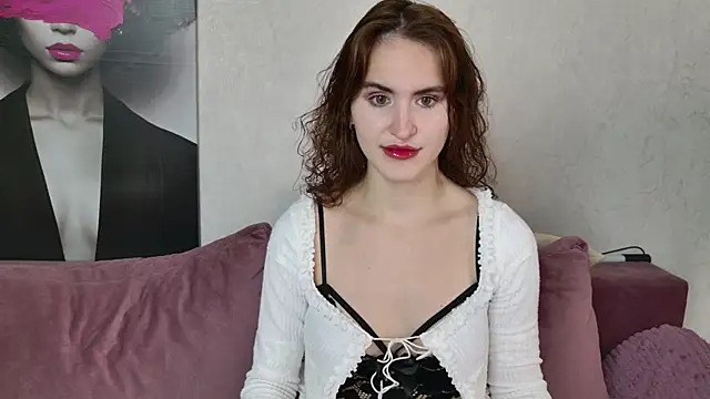 Snapshot of FridaCure chatting on October 5, 7:12 pm FridaCure online show from October 5, 7:12 pm