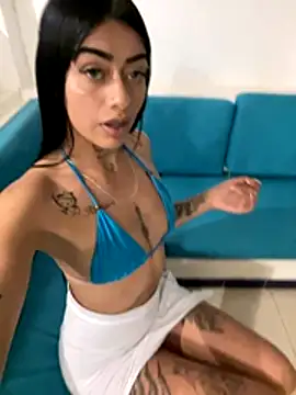 ZairaSofia1 online show from December 3, 11:36 pm