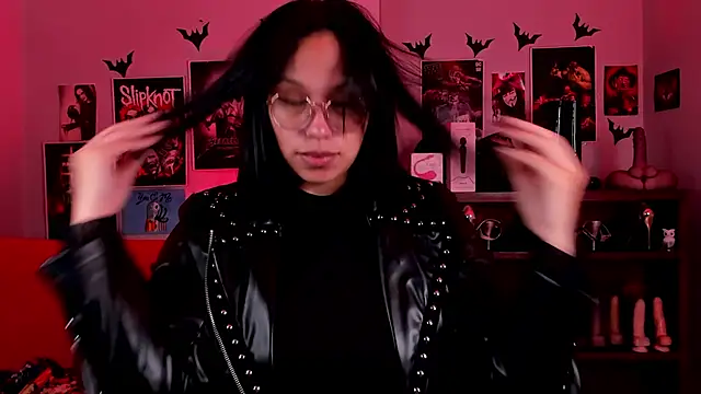 Snapshot of lilith-deveraux chatting on April 24, 11:18 pm lilith-deveraux online show from April 24, 11:18 pm