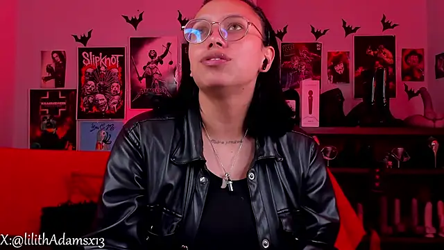 Snapshot of lilith-deveraux chatting on April 29, 8:37 pm lilith-deveraux online show from April 29, 8:37 pm