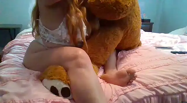 Snapshot of messyclumsyprincess chatting on March 18, 5:53 pm messyclumsyprincess online show from March 18, 5:53 pm