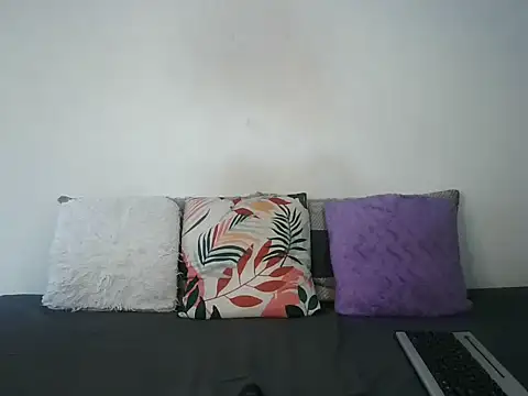 Snapshot of Thickqueenxxx chatting on October 3, 8:11 am Thickqueenxxx online show from October 3, 8:11 am