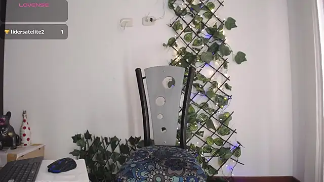 Snapshot of darkviper26 chatting on February 25, 5:25 pm darkviper26 online show from February 25, 5:25 pm