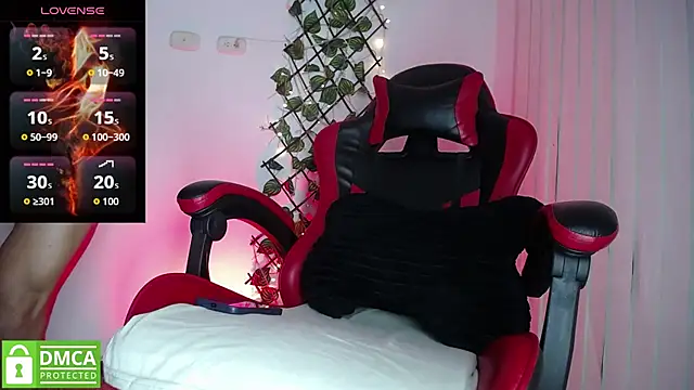 Snapshot of darkviper26 chatting on November 25, 10:37 am darkviper26 online show from November 25, 10:37 am