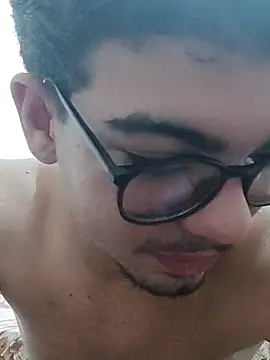 Snapshot of Edwardsky000 chatting on October 14, 7:36 pm Edwardsky000 online show from October 14, 7:36 pm