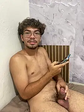 Snapshot of Edwardsky000 chatting on February 17, 9:21 pm Edwardsky000 online show from February 17, 9:21 pm