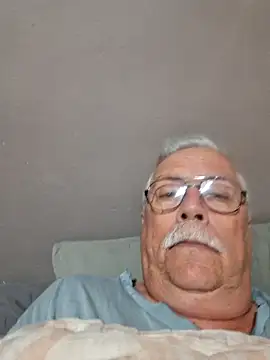 Snapshot of NawtyB1965 chatting on June 2, 3:41 am NawtyB1965 online show from June 2, 3:41 am