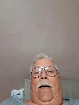 Snapshot of NawtyB1965 chatting on June 6, 4:06 am NawtyB1965 online show from June 6, 4:06 am