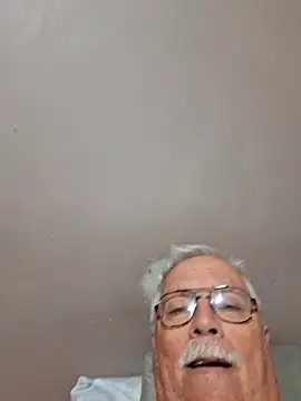 Snapshot of NawtyB1965 chatting on June 7, 4:27 am NawtyB1965 online show from June 7, 4:27 am