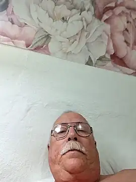 Snapshot of NawtyB1965 chatting on June 9, 4:35 am NawtyB1965 online show from June 9, 4:35 am