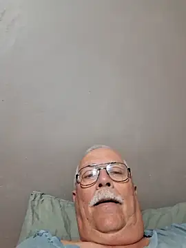 Snapshot of NawtyB1965 chatting on June 10, 4:01 am NawtyB1965 online show from June 10, 4:01 am