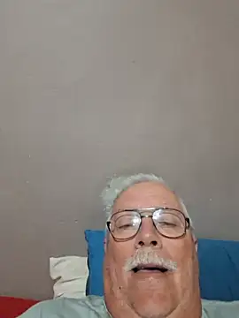 Snapshot of NawtyB1965 chatting on August 1, 3:39 am NawtyB1965 online show from August 1, 3:39 am