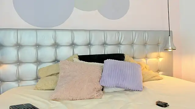 Axel brunette1 online show from February 17, 7:53 pm