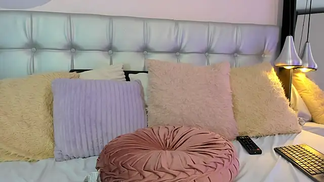 Axel brunette1 online show from March 10, 1:45 am